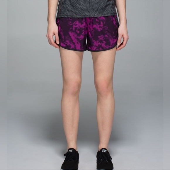 Lululemon Run Times 4-way Stretch Shorts Breezie Regal Plum Black Size 4 - Picture 3 of 13
